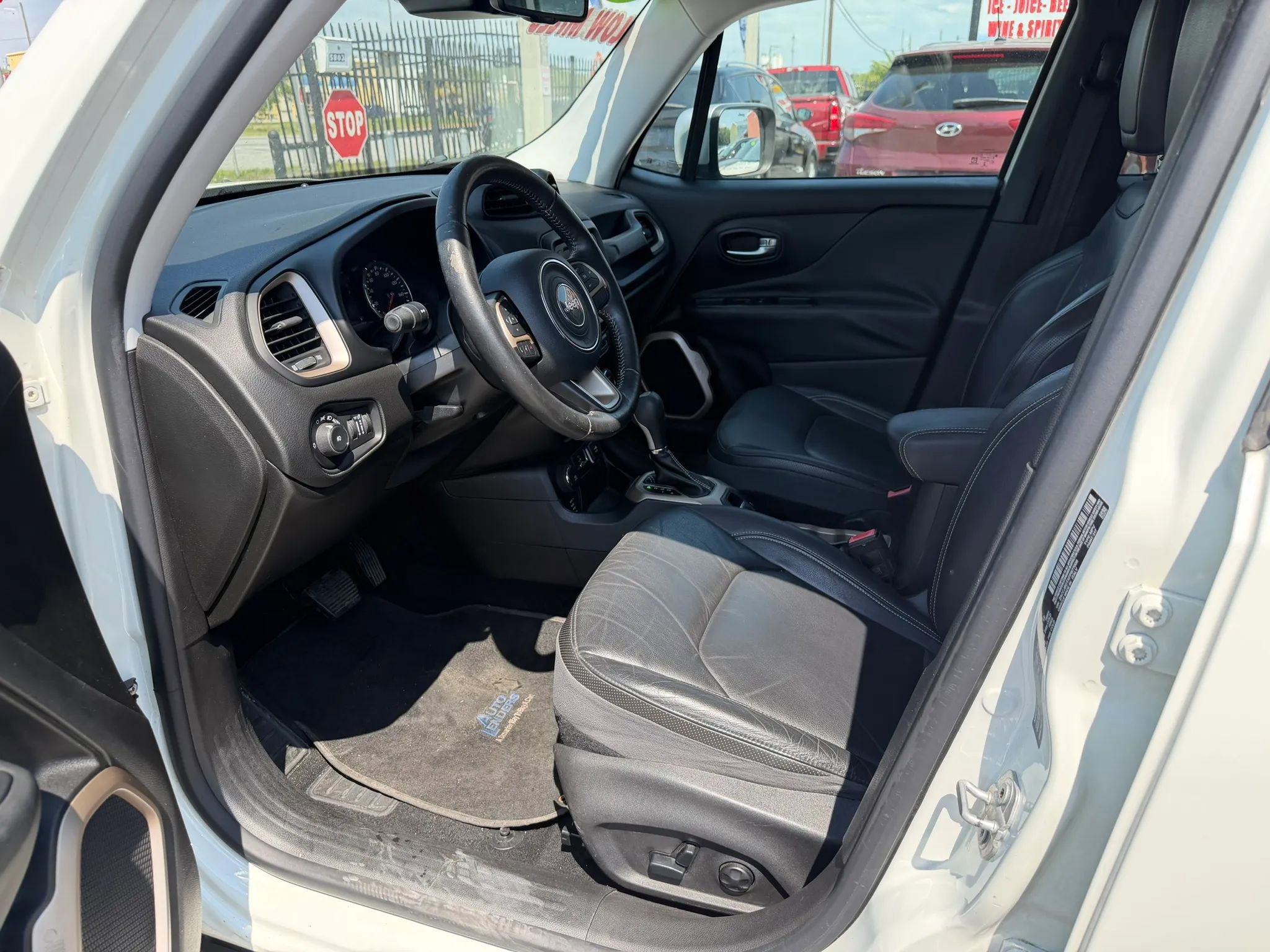 Used 2015 Jeep Renegade Limited AWD/4WD image 8