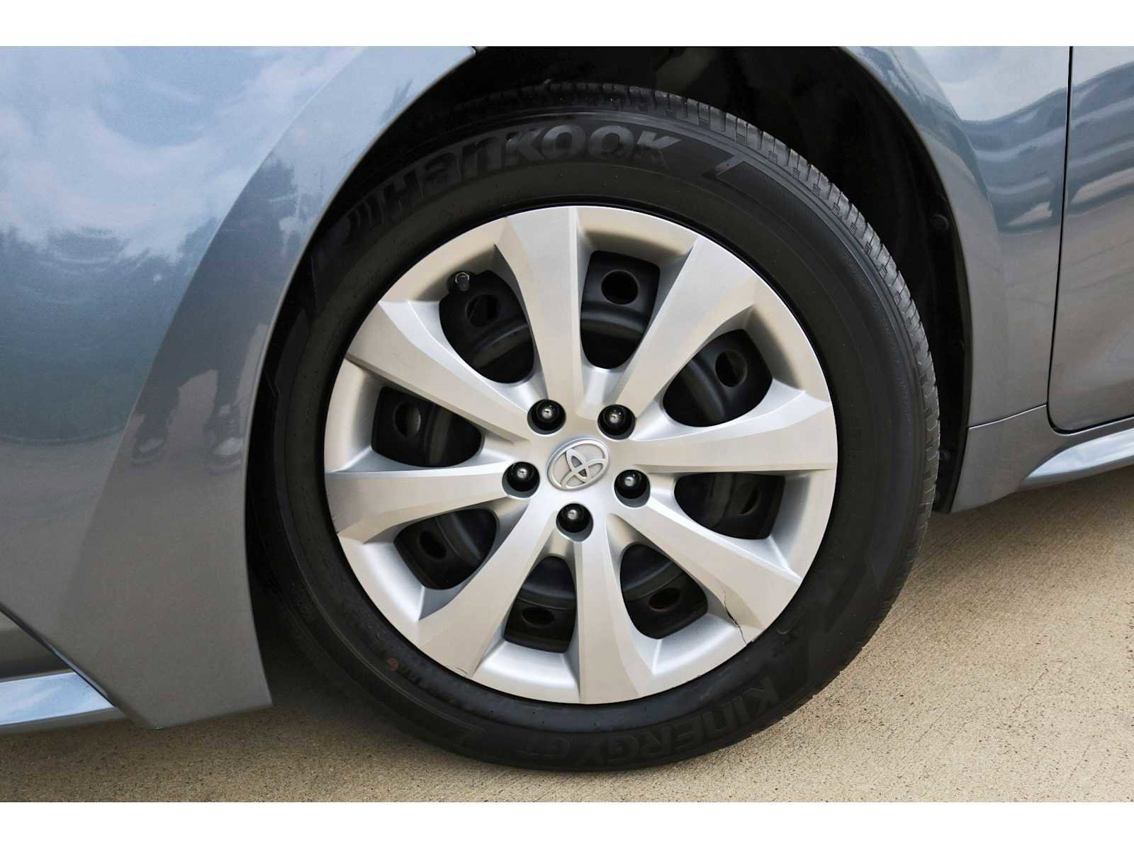 Used 2021 Toyota Corolla LE FWD image 27