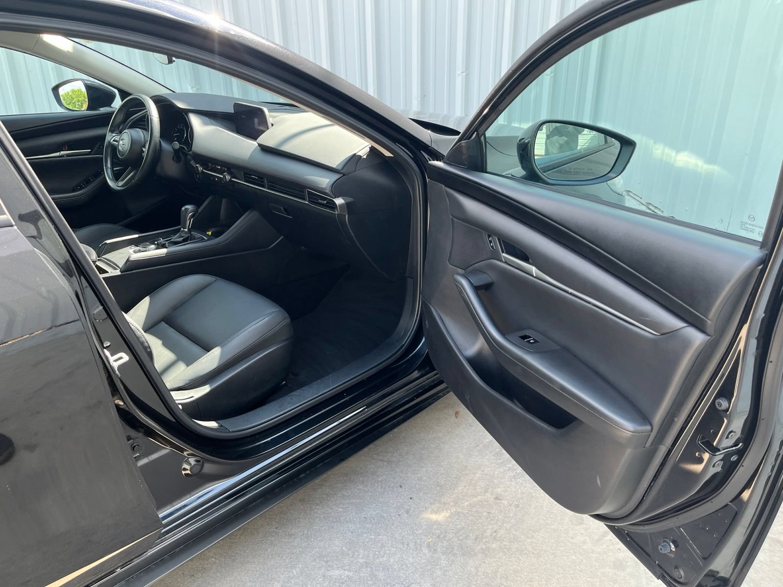 Used 2023 MAZDA MAZDA3 s FWD image 17