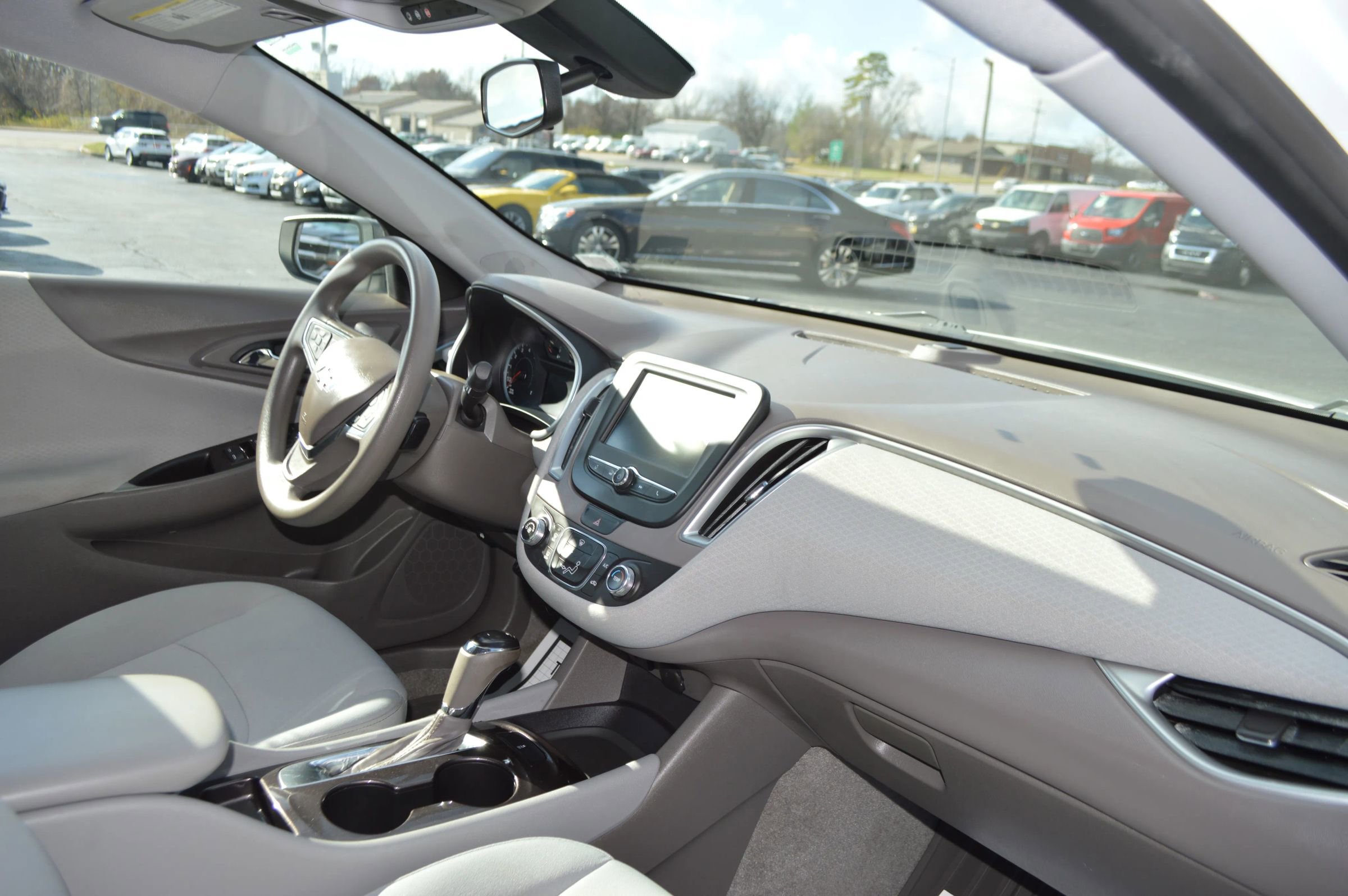 Used 2017 Chevrolet Malibu LS FWD image 19