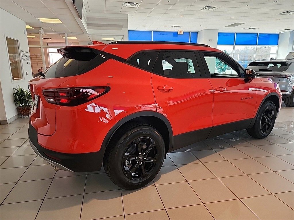 New 2025 Chevrolet Blazer LT w/ Midnight/Sport Edition image 6