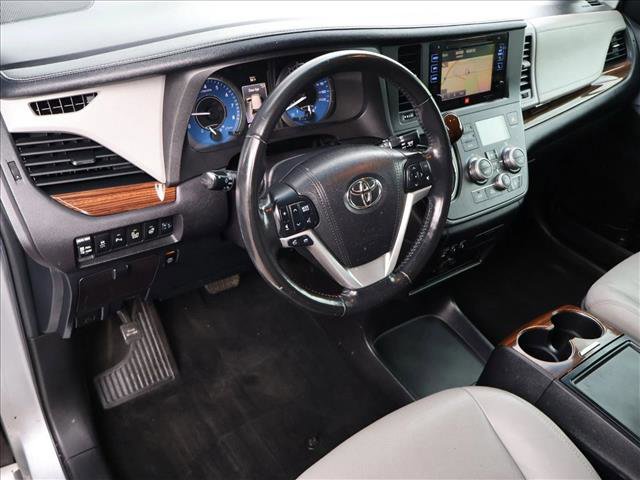 Used 2017 Toyota Sienna Limited Premium AWD/4WD image 11