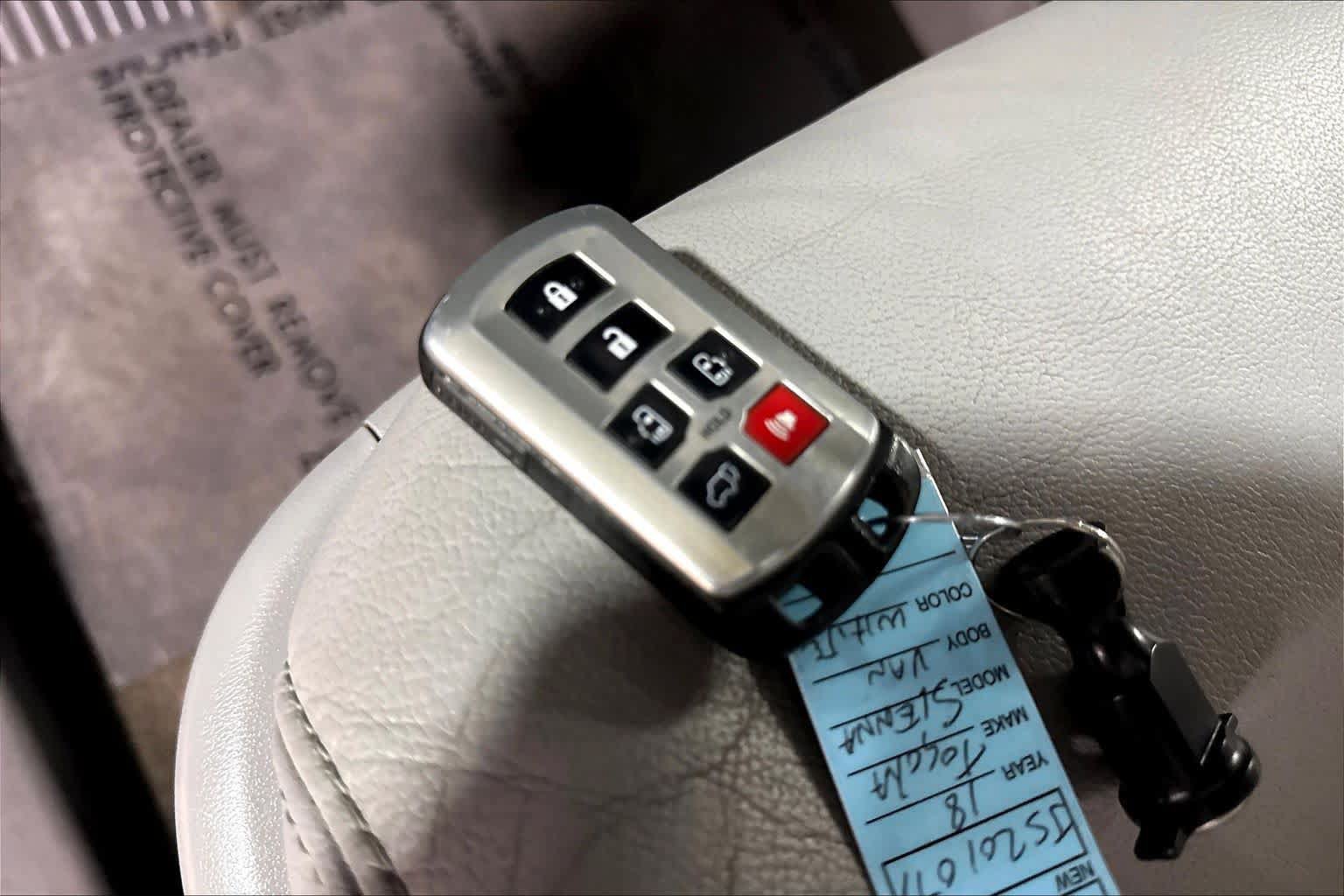 Used 2018 Toyota Sienna XLE Premium w/ Outdoor Package AWD/4WD image 15