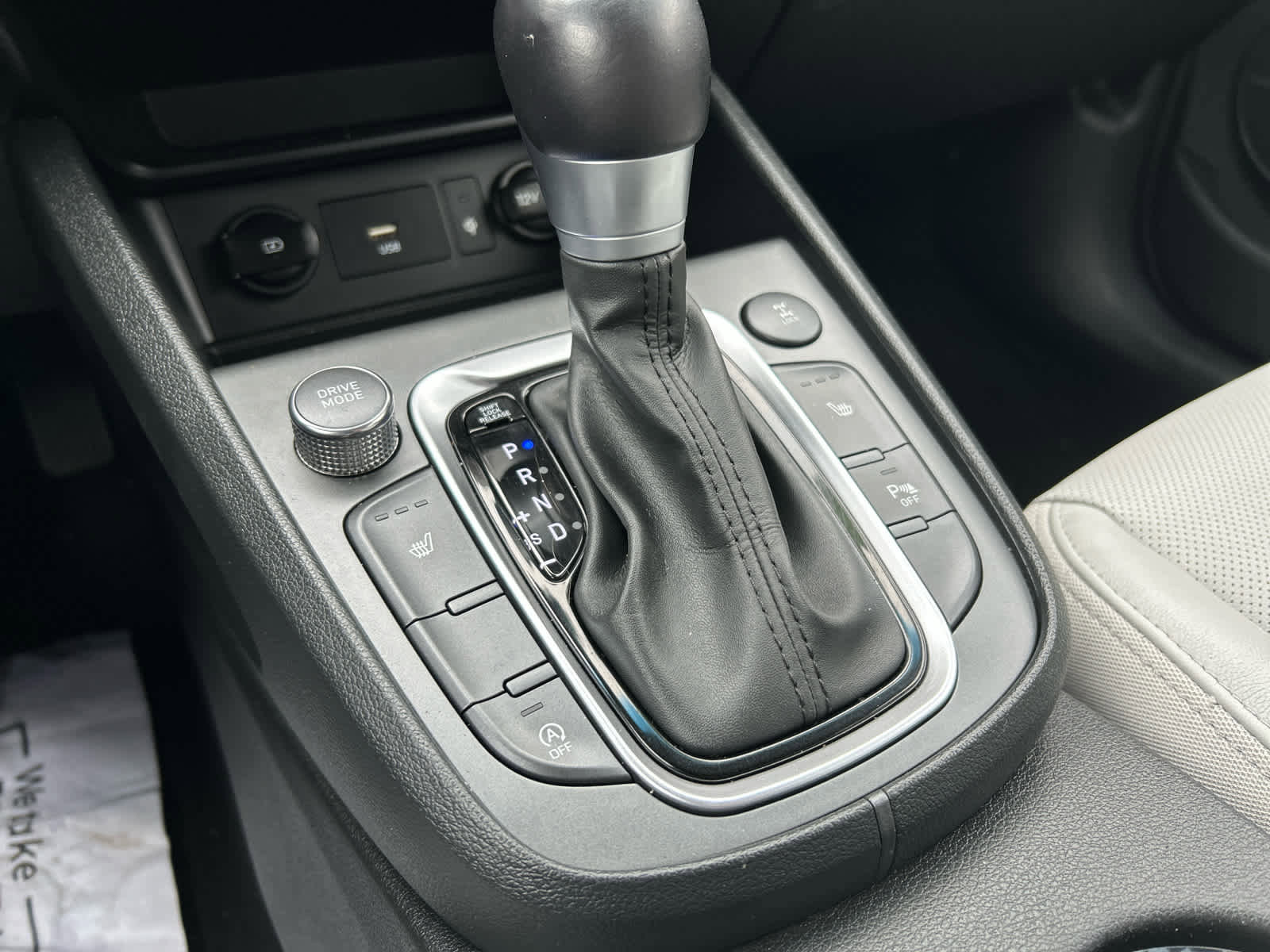 Used 2022 Hyundai Kona Limited image 26