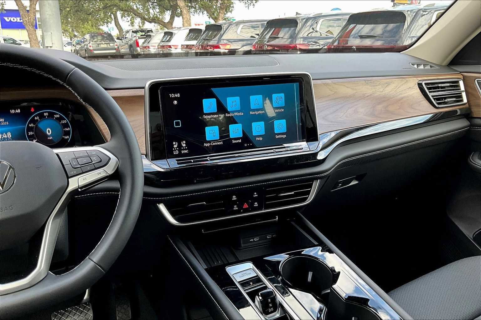 New 2026 Volkswagen Atlas SE FWD image 6