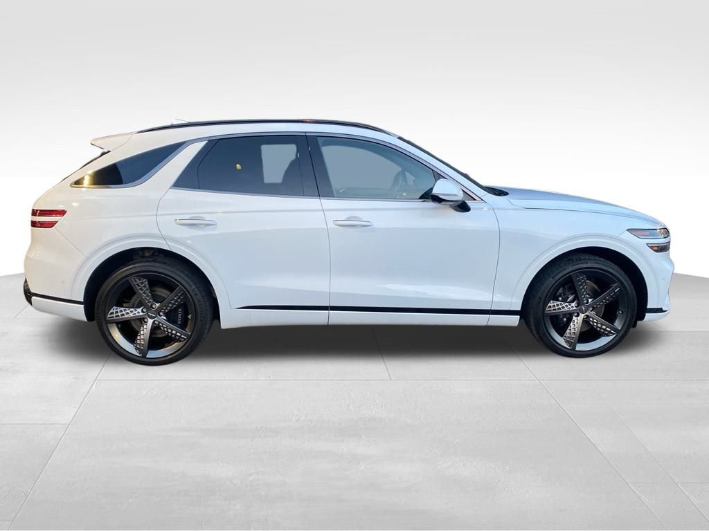Used 2024 Genesis GV70 2.5T Sport Prestige w/ Sport Prestige Package image 3