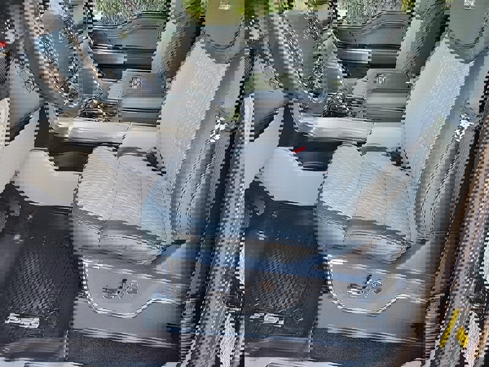 Used 2022 Ford F150 Limited image 12