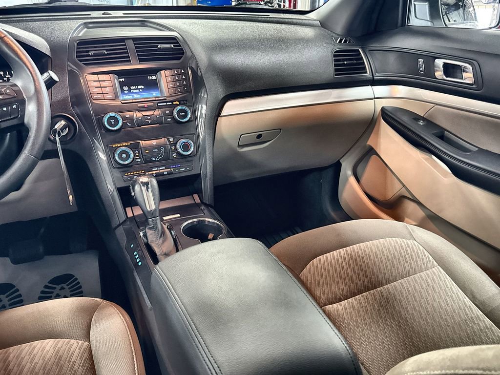 Used 2018 Ford Explorer FWD image 26