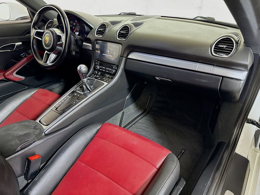 Used 2018 Porsche 718 Cayman RWD image 23
