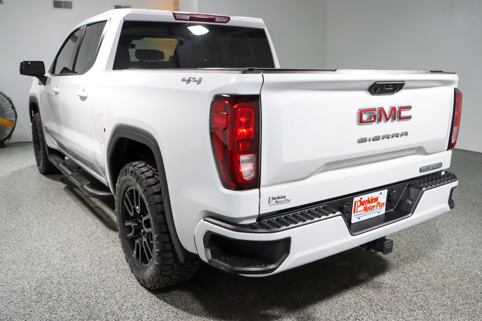 Used 2023 GMC Sierra 1500 Elevation AWD/4WD image 10