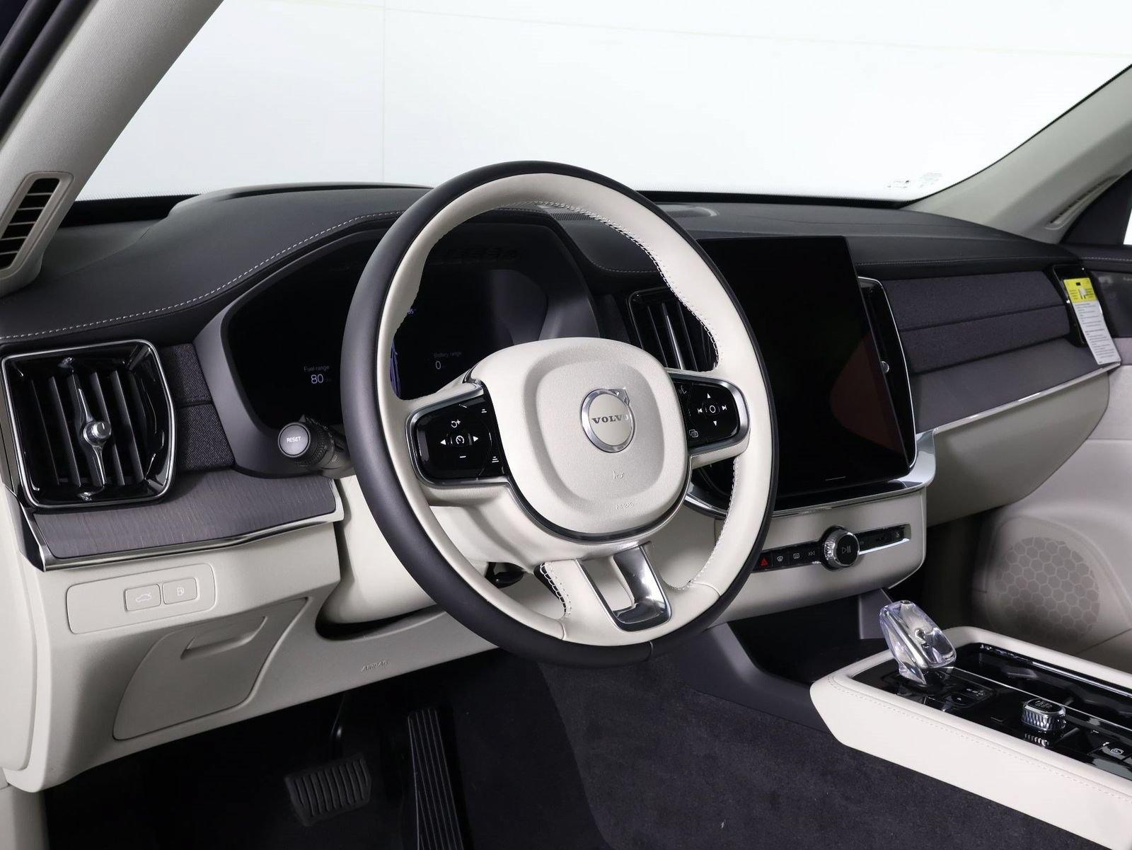 New 2026 Volvo XC90 T8 Ultra w/ Protection Package AWD/4WD image 8