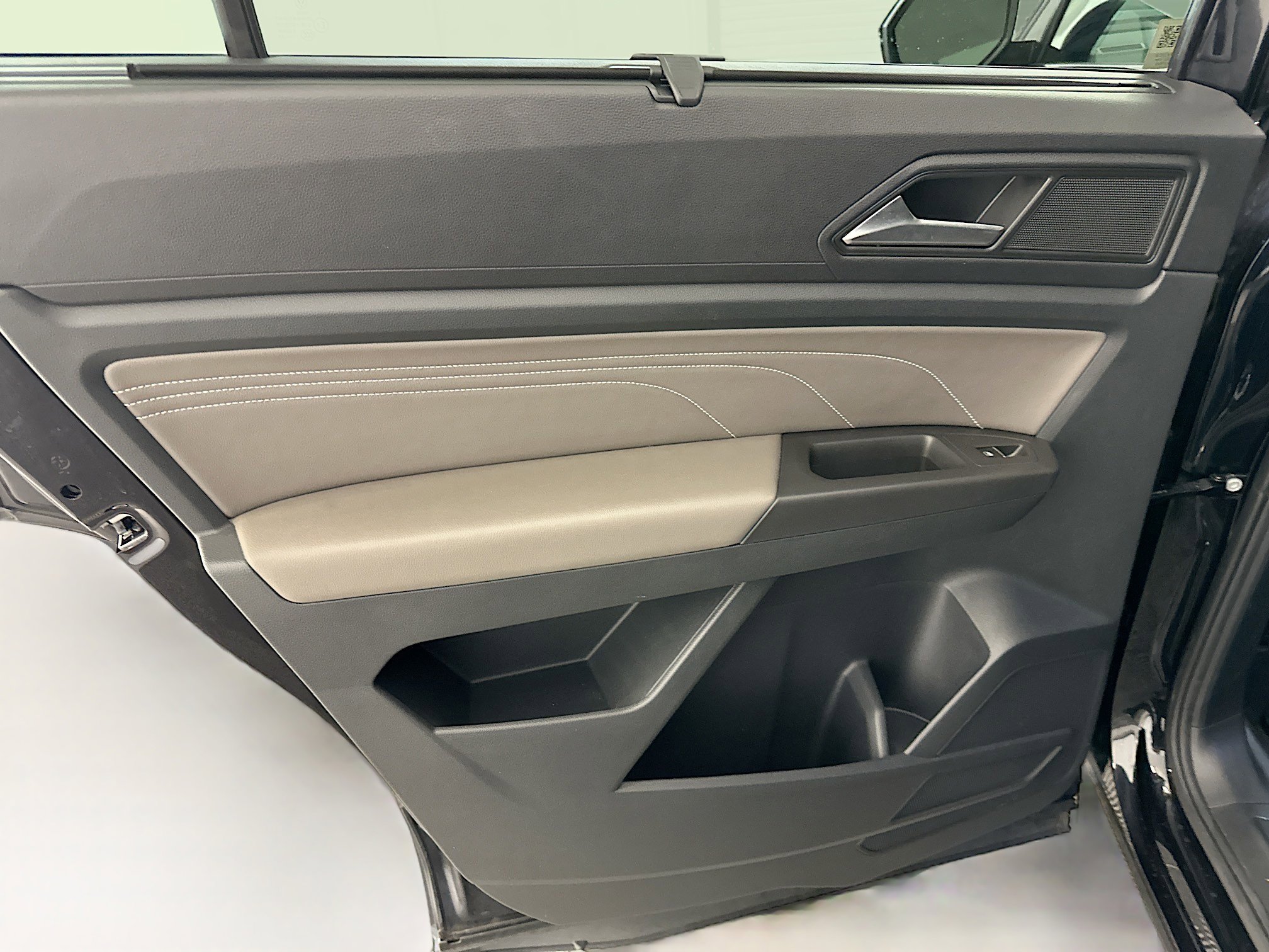 Used 2022 Volkswagen Atlas SE image 27