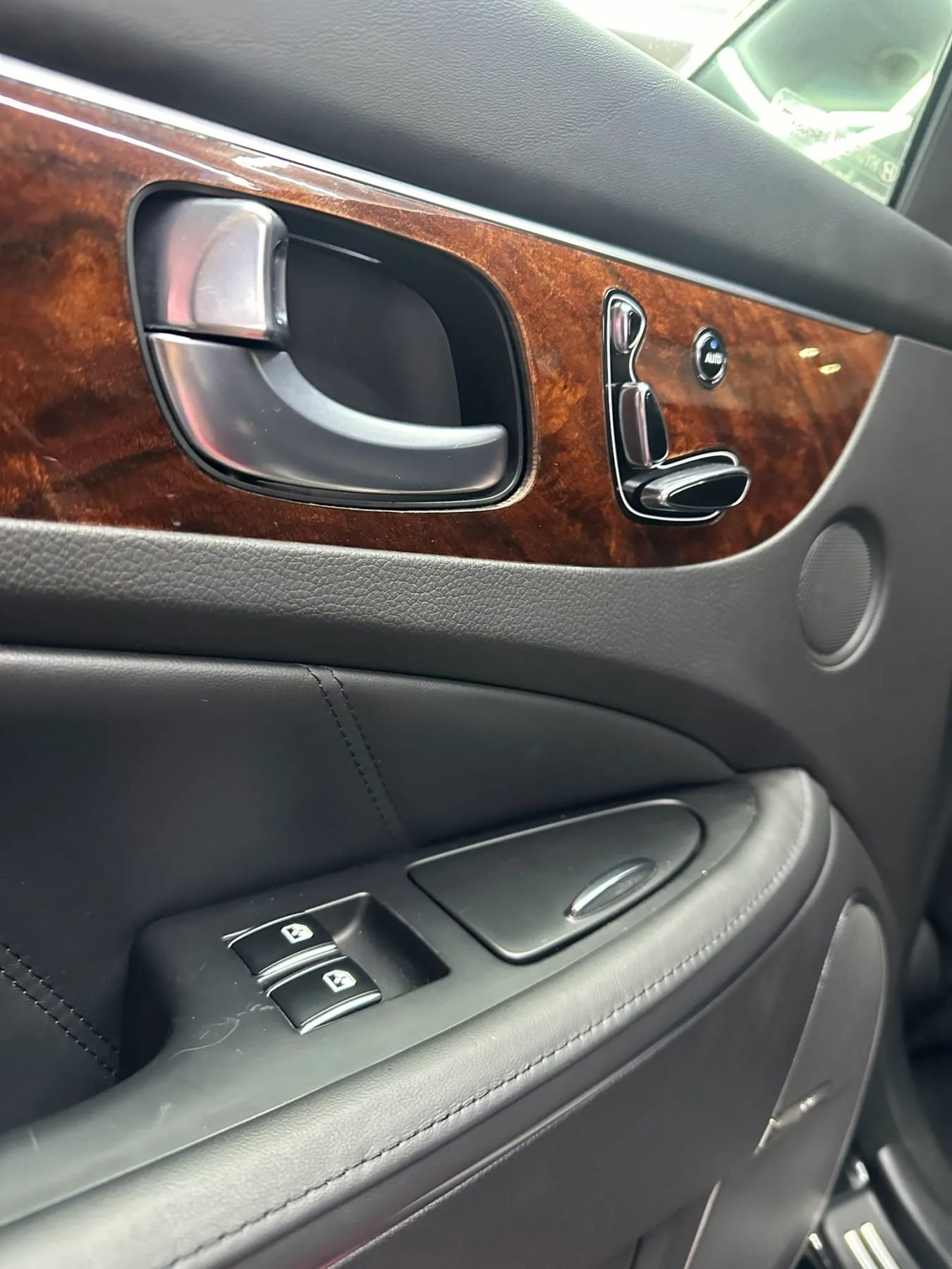 Used 2015 Hyundai Equus Signature RWD image 26