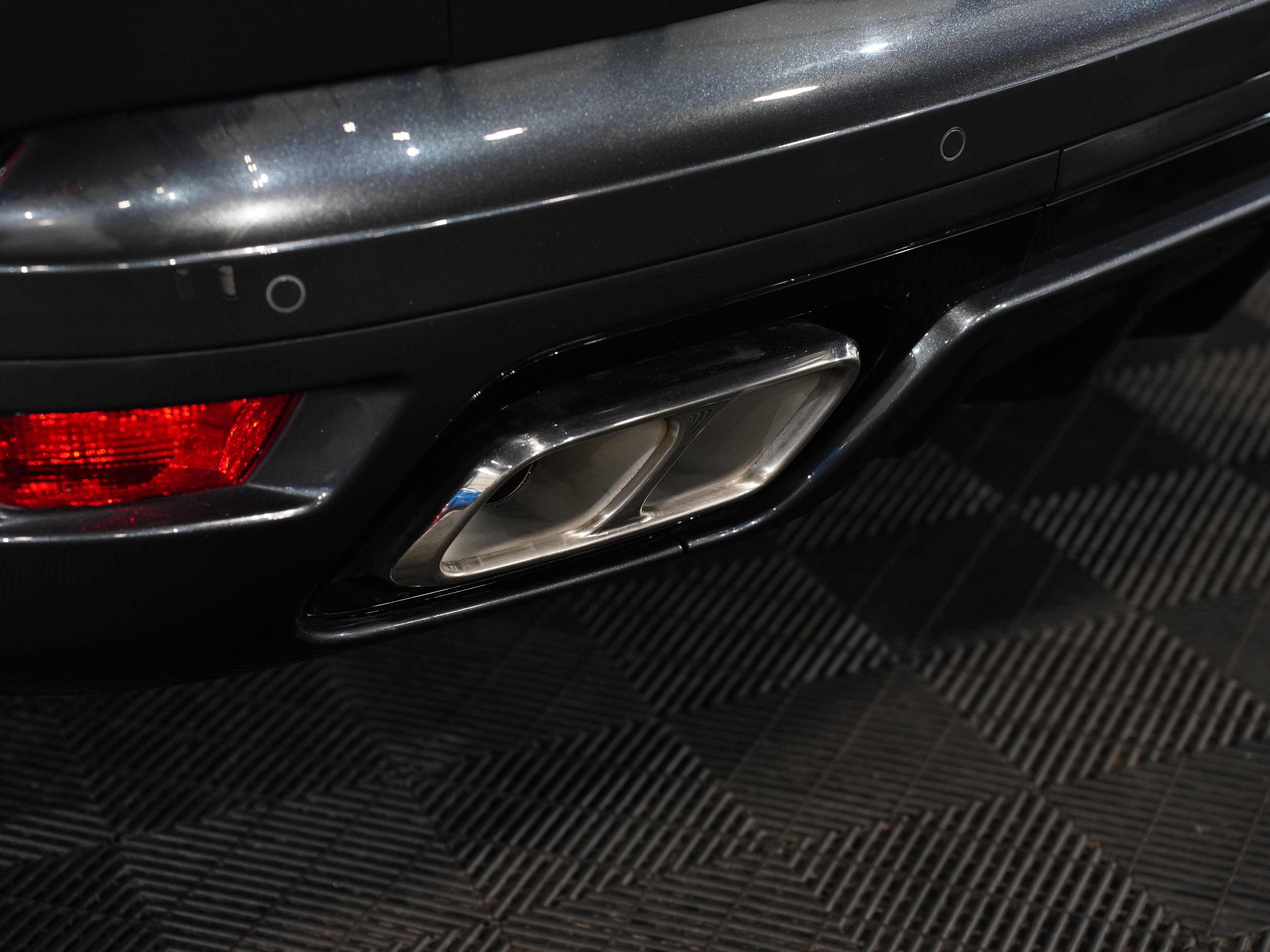 Used 2018 Land Rover Range Rover Sport SVR image 18