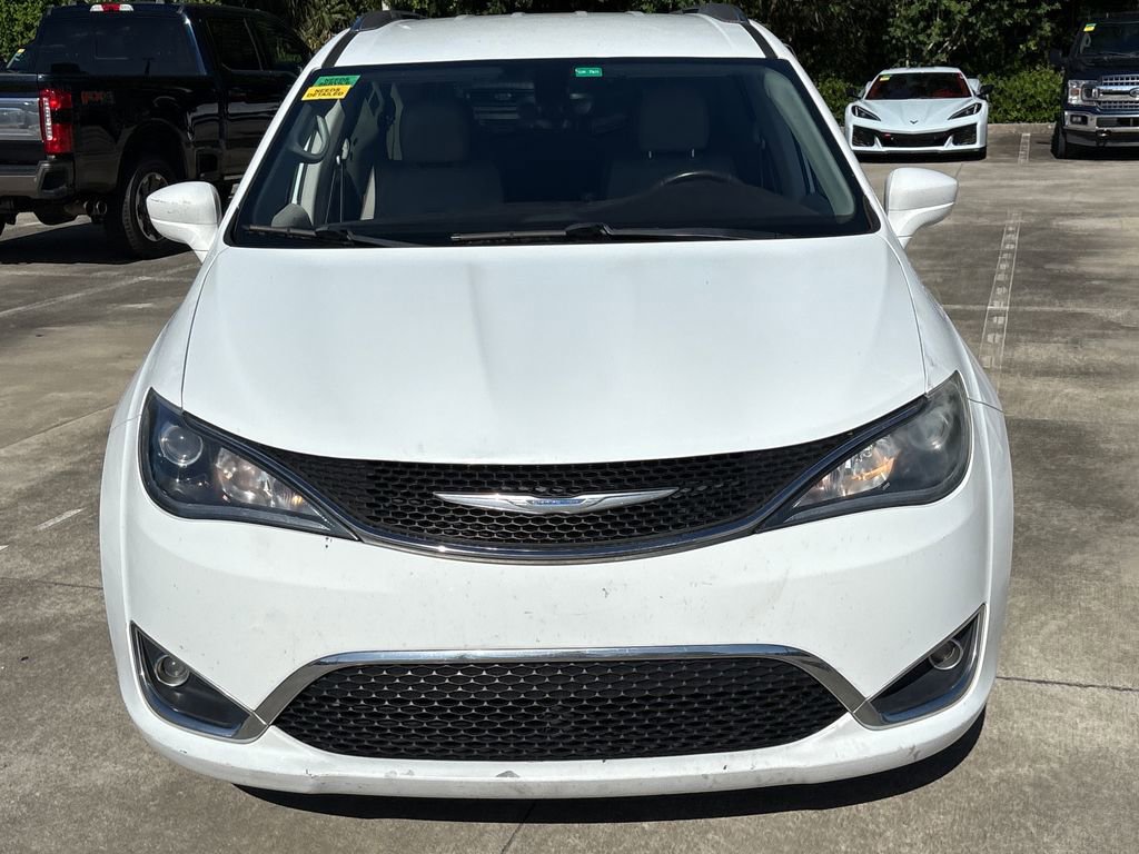 Used 2018 Chrysler Pacifica Touring-L FWD image 10