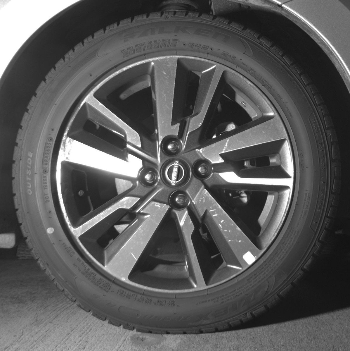 Used 2025 Nissan Versa SV image 13