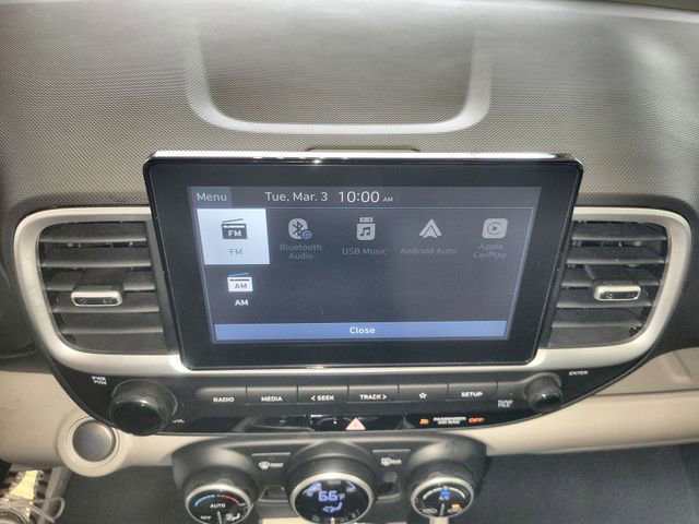 Used 2025 Hyundai Venue SEL image 18