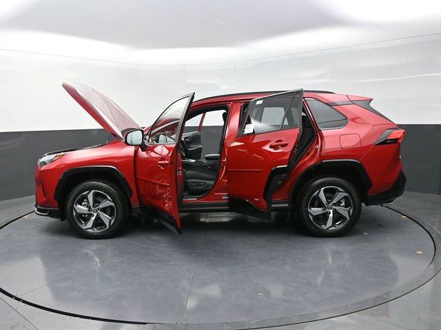 Used 2025 Toyota RAV4 SE w/ Weather & Moonroof Package image 35