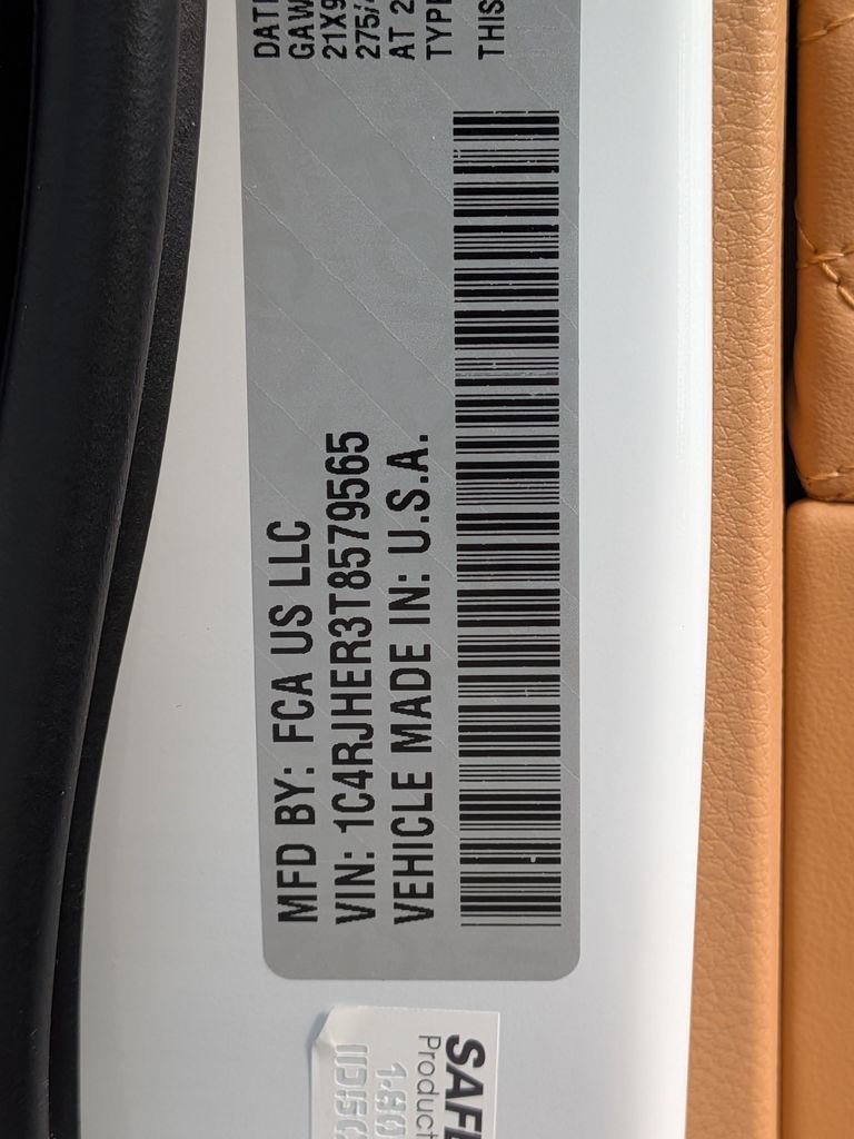 Used 2026 Jeep Grand Cherokee Summit w/ Adv Protech Group IV AWD/4WD image 33