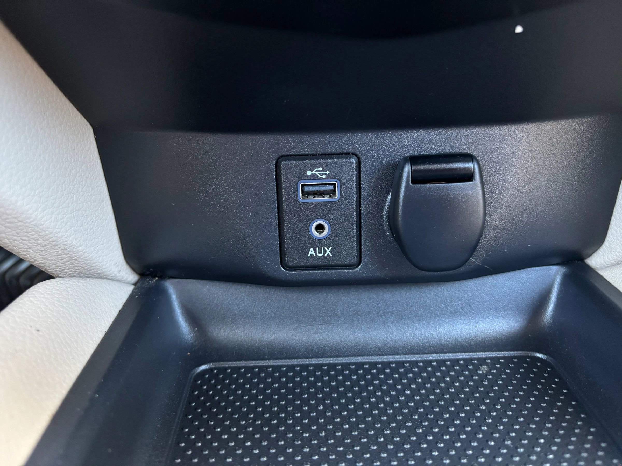 Used 2017 Nissan Rogue SV image 10