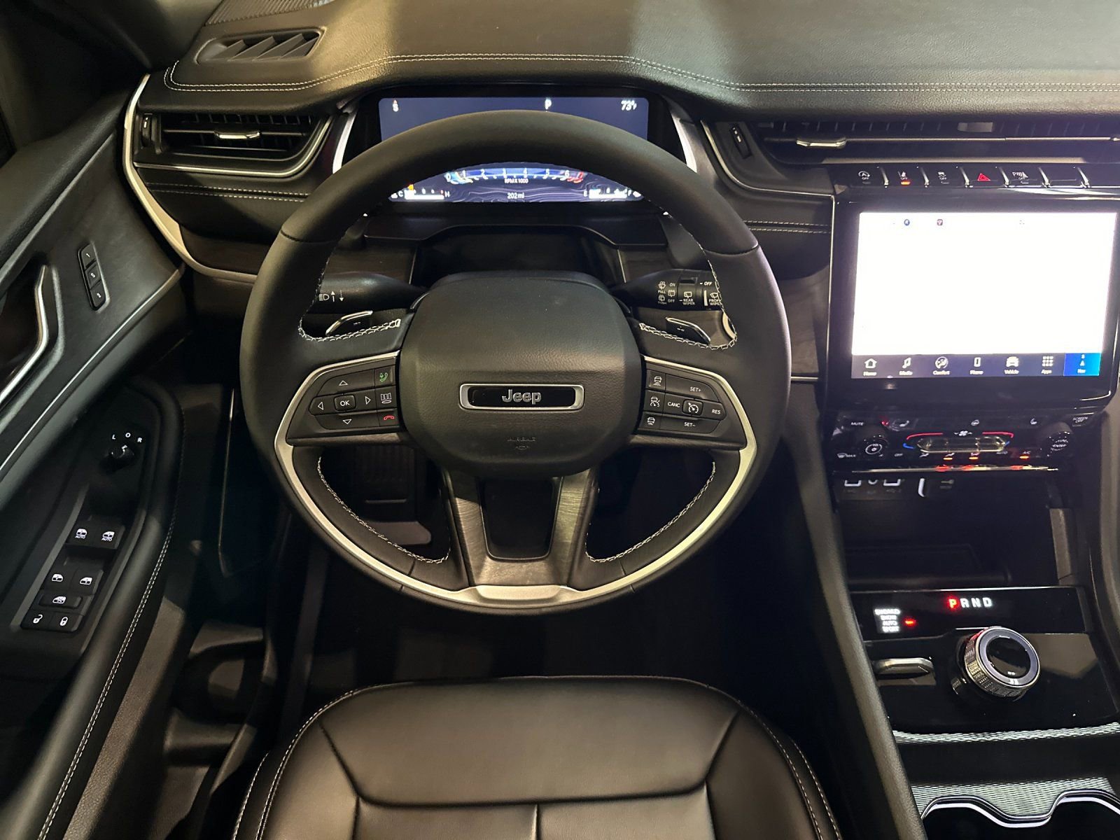 New 2025 Jeep Grand Cherokee Limited w/ Black Appearance Package image 13