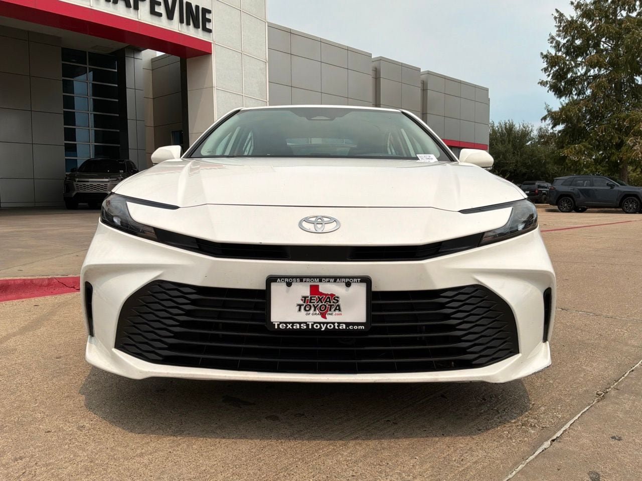 Used 2025 Toyota Camry LE FWD image 3