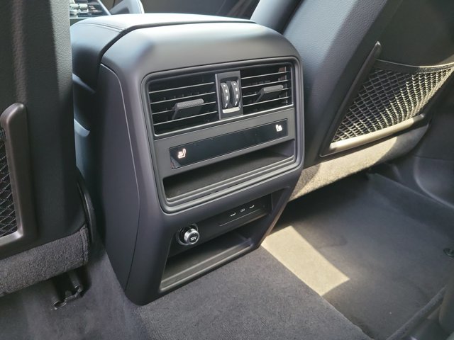 Certified 2025 Porsche Cayenne S AWD/4WD image 18
