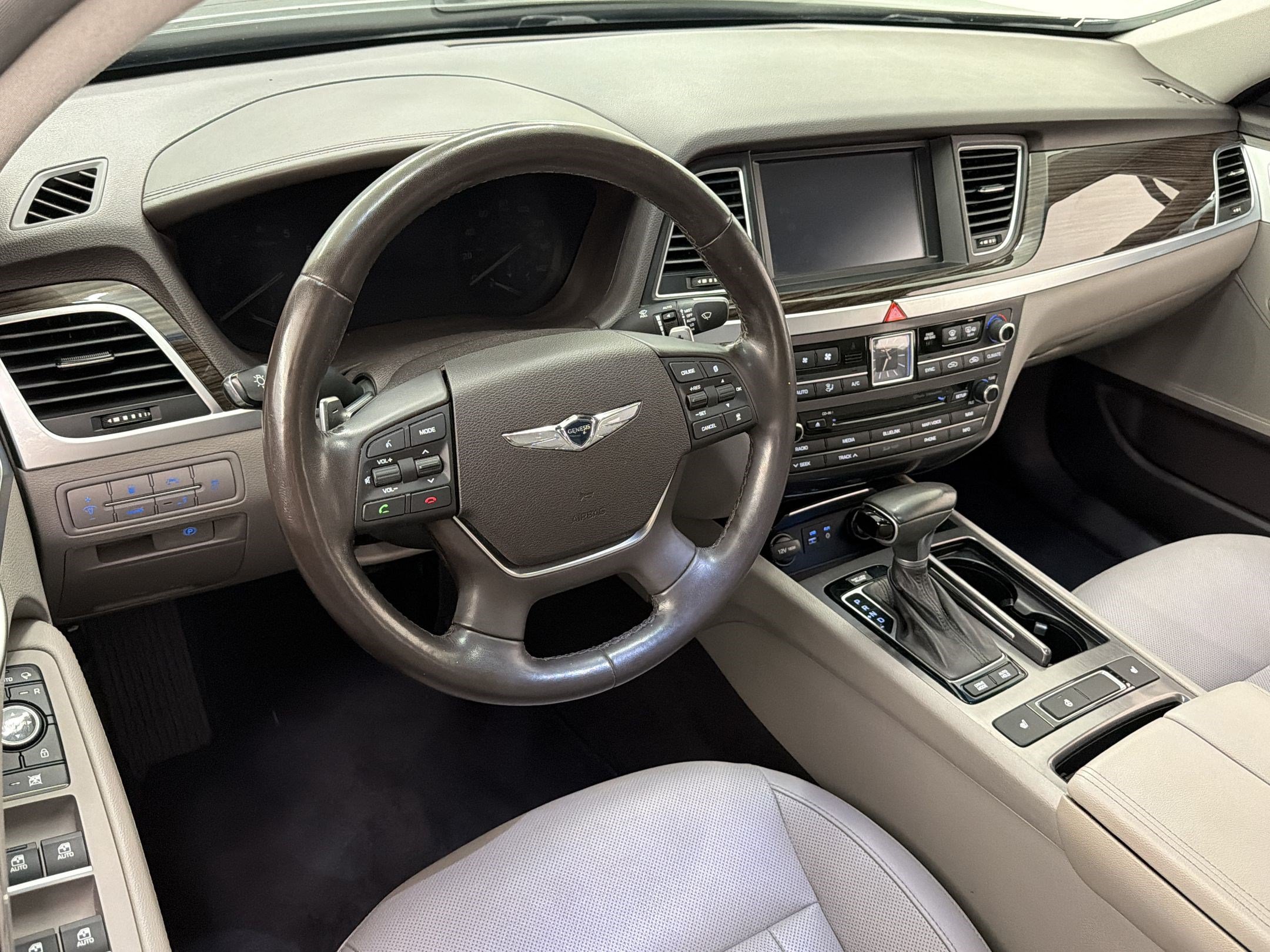 Used 2018 Genesis G80 3.8 AWD/4WD image 4