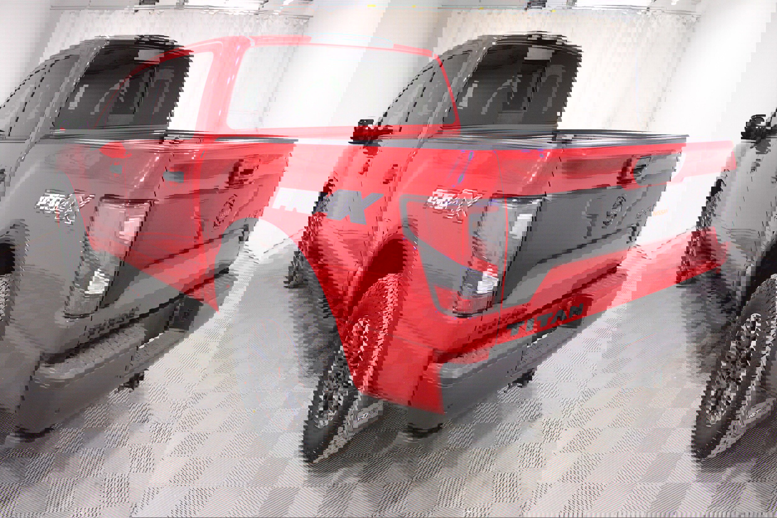 Used 2020 Nissan Titan PRO-4X w/ Pro-4x Convenience Package image 25