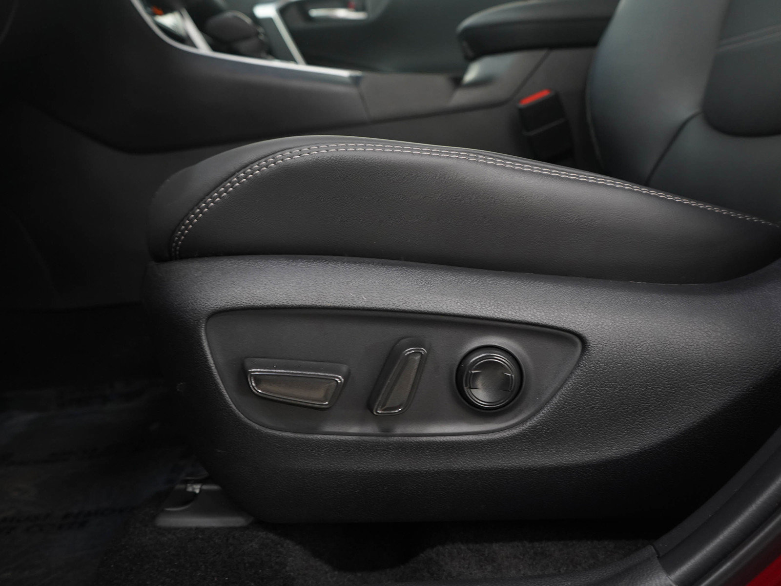 Used 2025 Toyota RAV4 Limited w/ Weather Package image 22