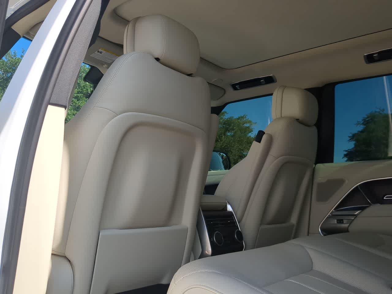 Certified 2025 Land Rover Range Rover SE AWD/4WD image 19
