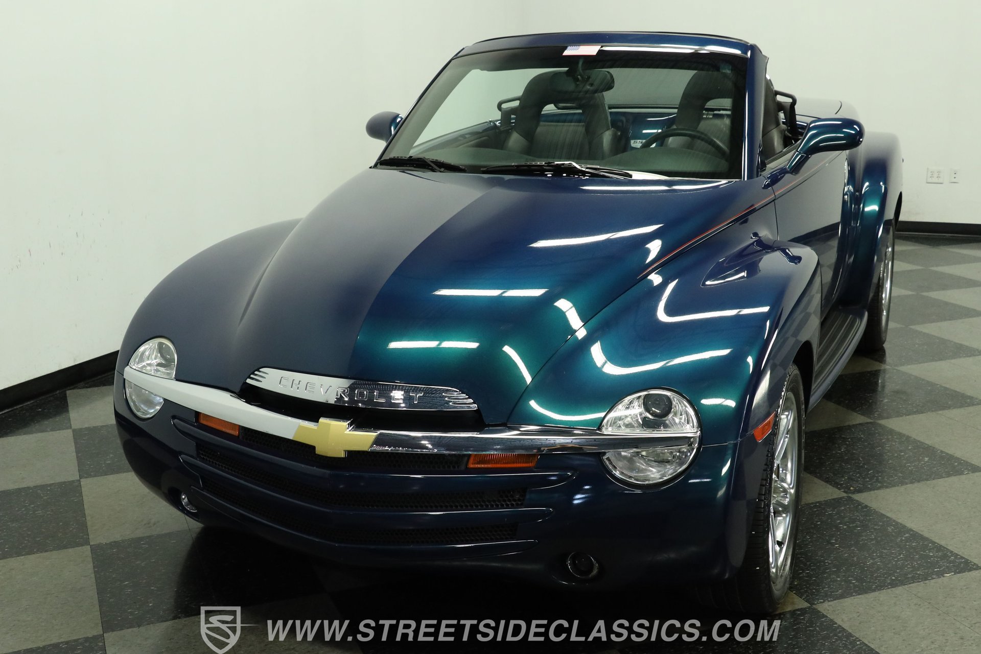 Used 2006 Chevrolet SSR w/ Preferred Equipment Group RWD image 17