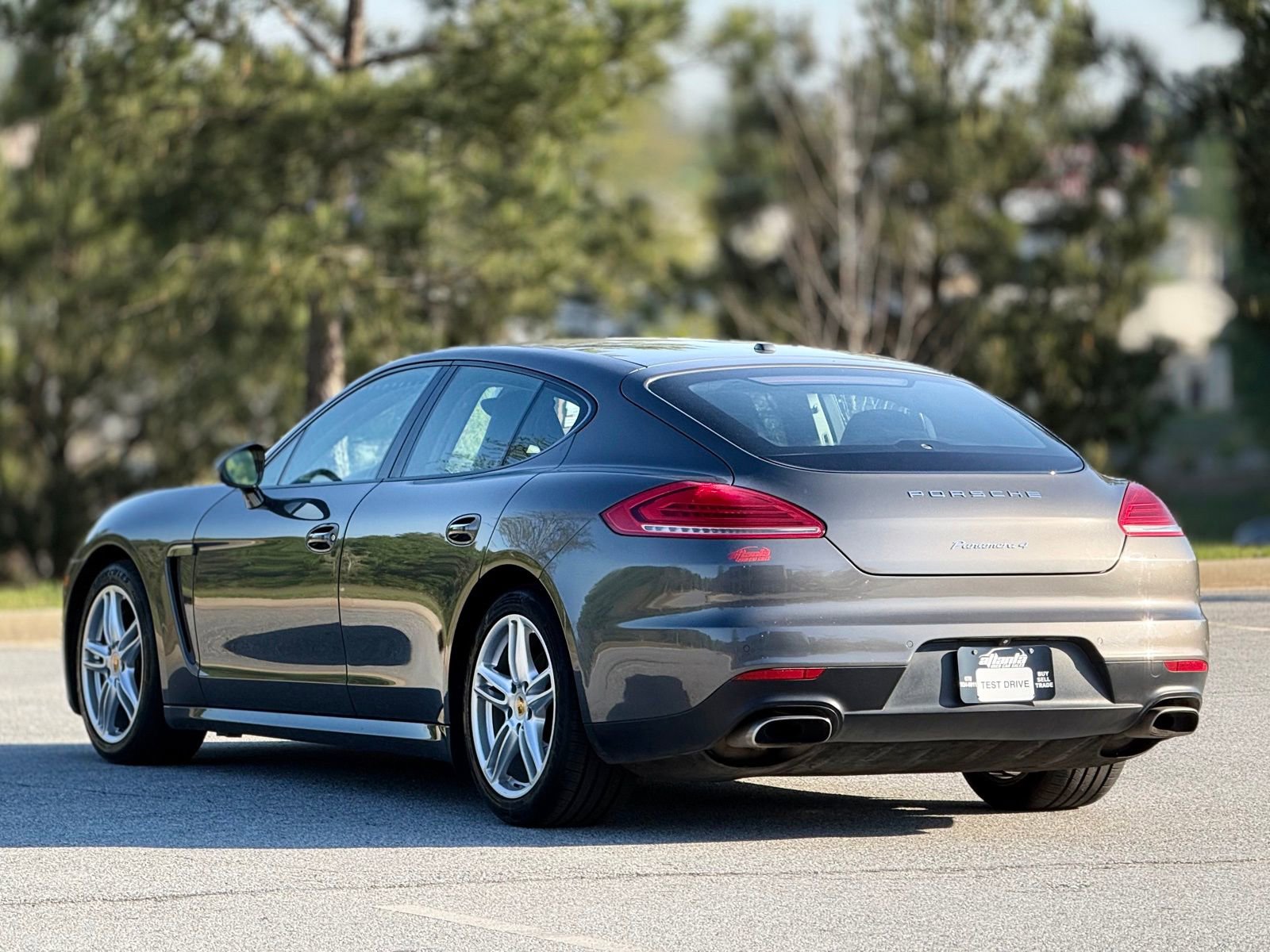 Used 2015 Porsche Panamera 4 image 10