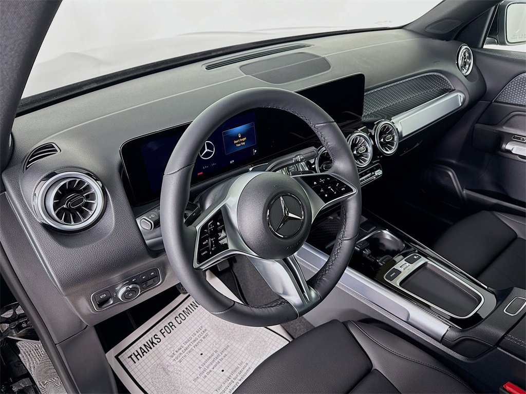 Used 2025 Mercedes-Benz GLB 250 4MATIC image 9