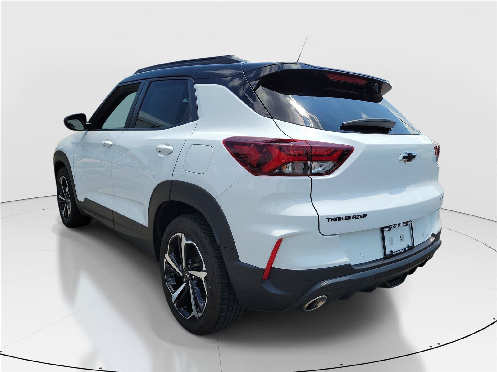 Used 2021 Chevrolet TrailBlazer RS w/ Sun and Liftgate Package FWD image 3