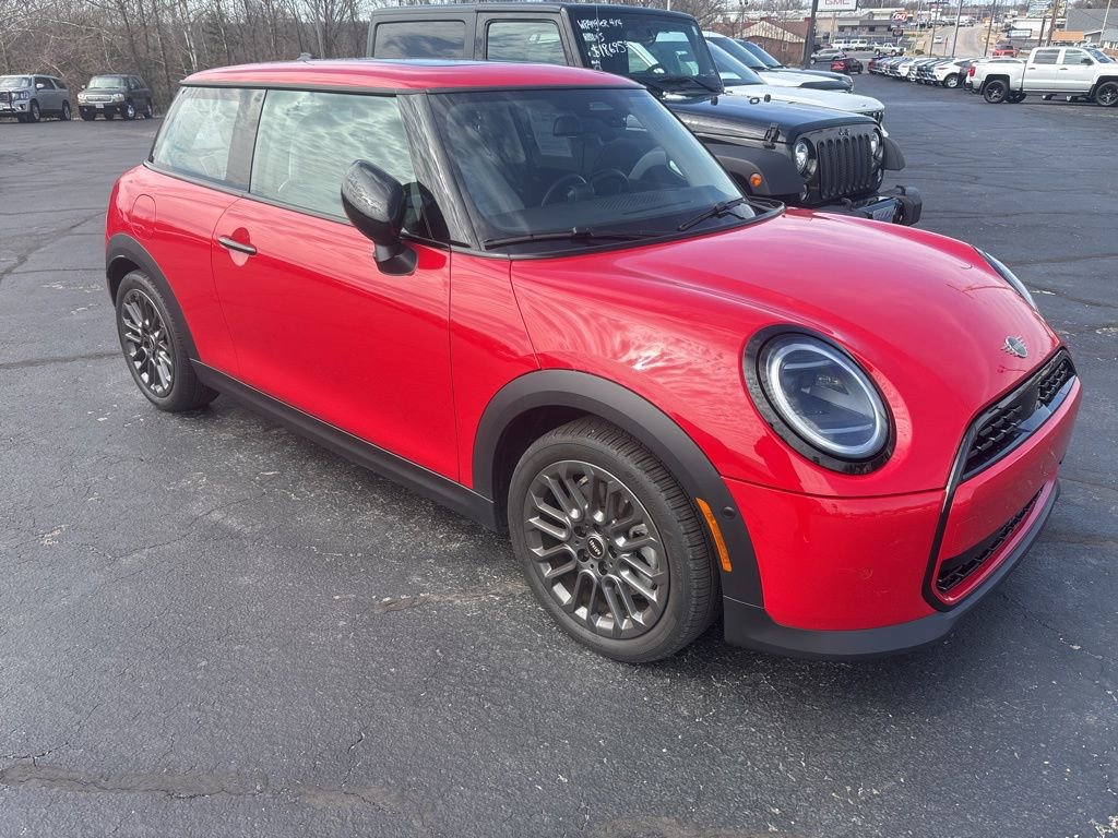 Used 2025 MINI Cooper 2-Door Hardtop image 6