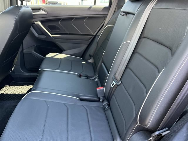 Used 2022 Volkswagen Tiguan SEL R-Line AWD/4WD image 26