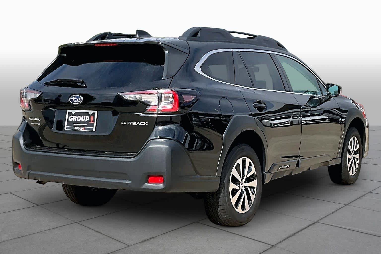 Used 2024 Subaru Outback Premium AWD/4WD image 12