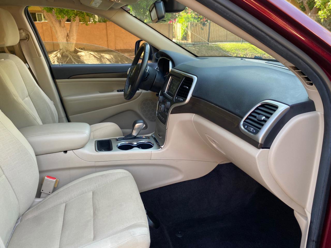 Used 2016 Jeep Grand Cherokee Laredo image 55