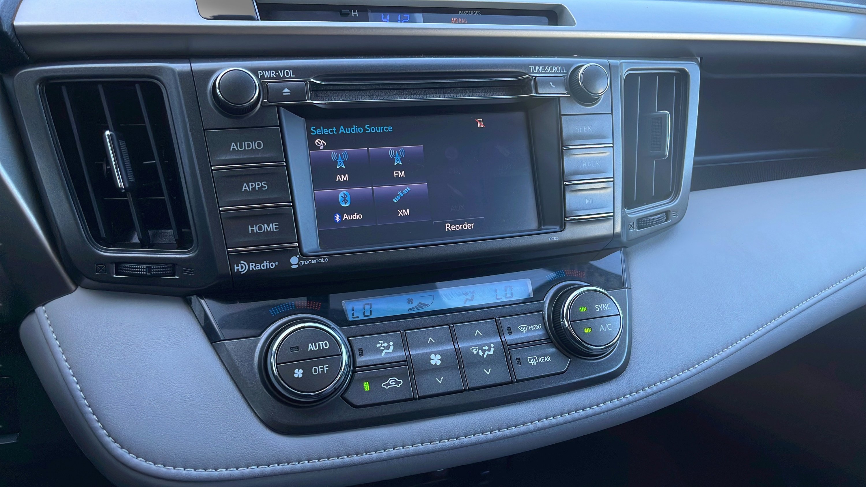 Used 2015 Toyota RAV4 XLE AWD/4WD image 16