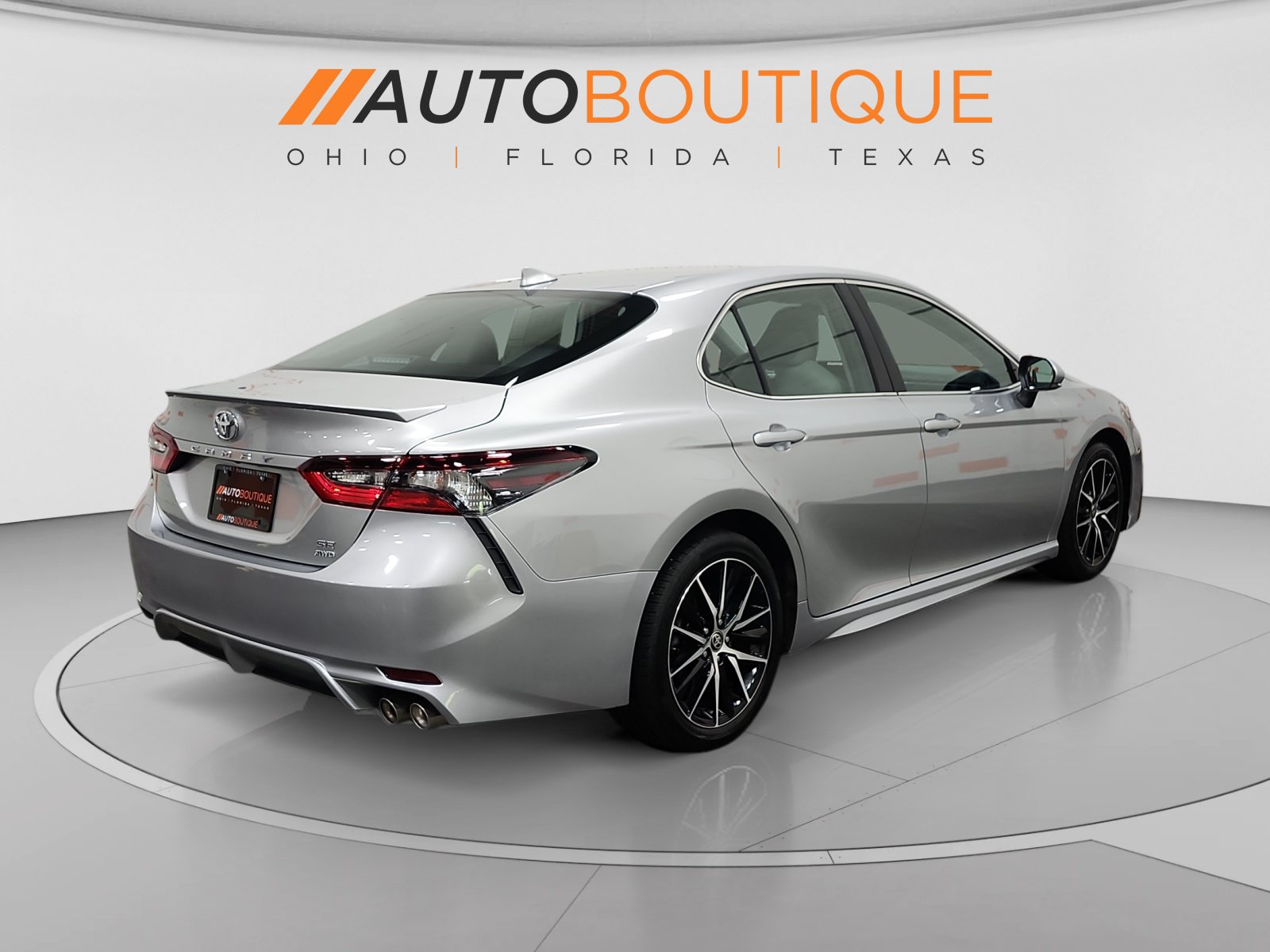 Used 2024 Toyota Camry SE AWD/4WD image 6