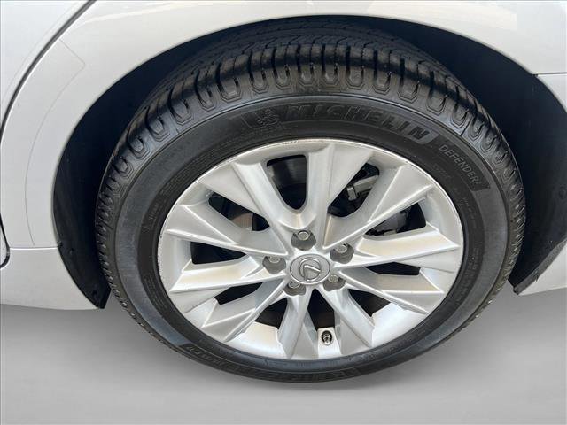 Used 2014 Lexus ES 300h w/ Luxury Package w/Bamboo Trim FWD image 29
