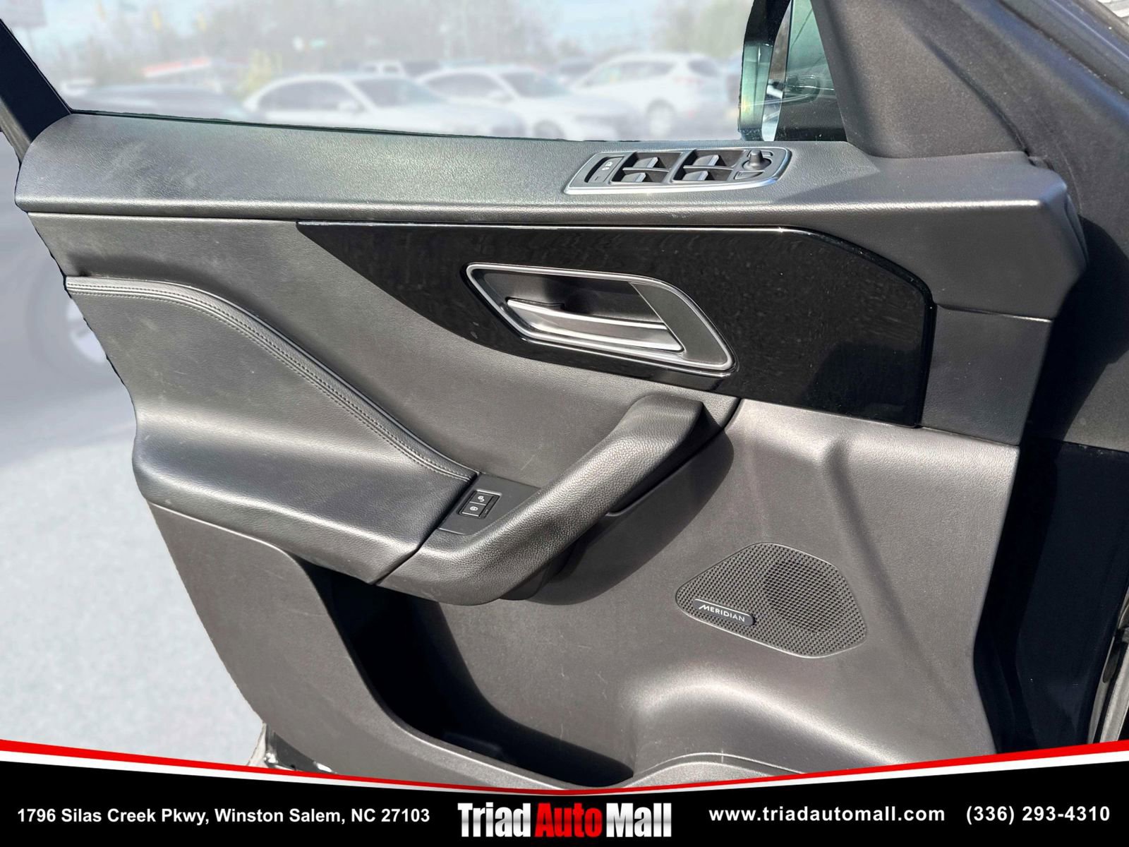 Used 2017 Jaguar F-PACE 20d Sport Utility 4D image 17