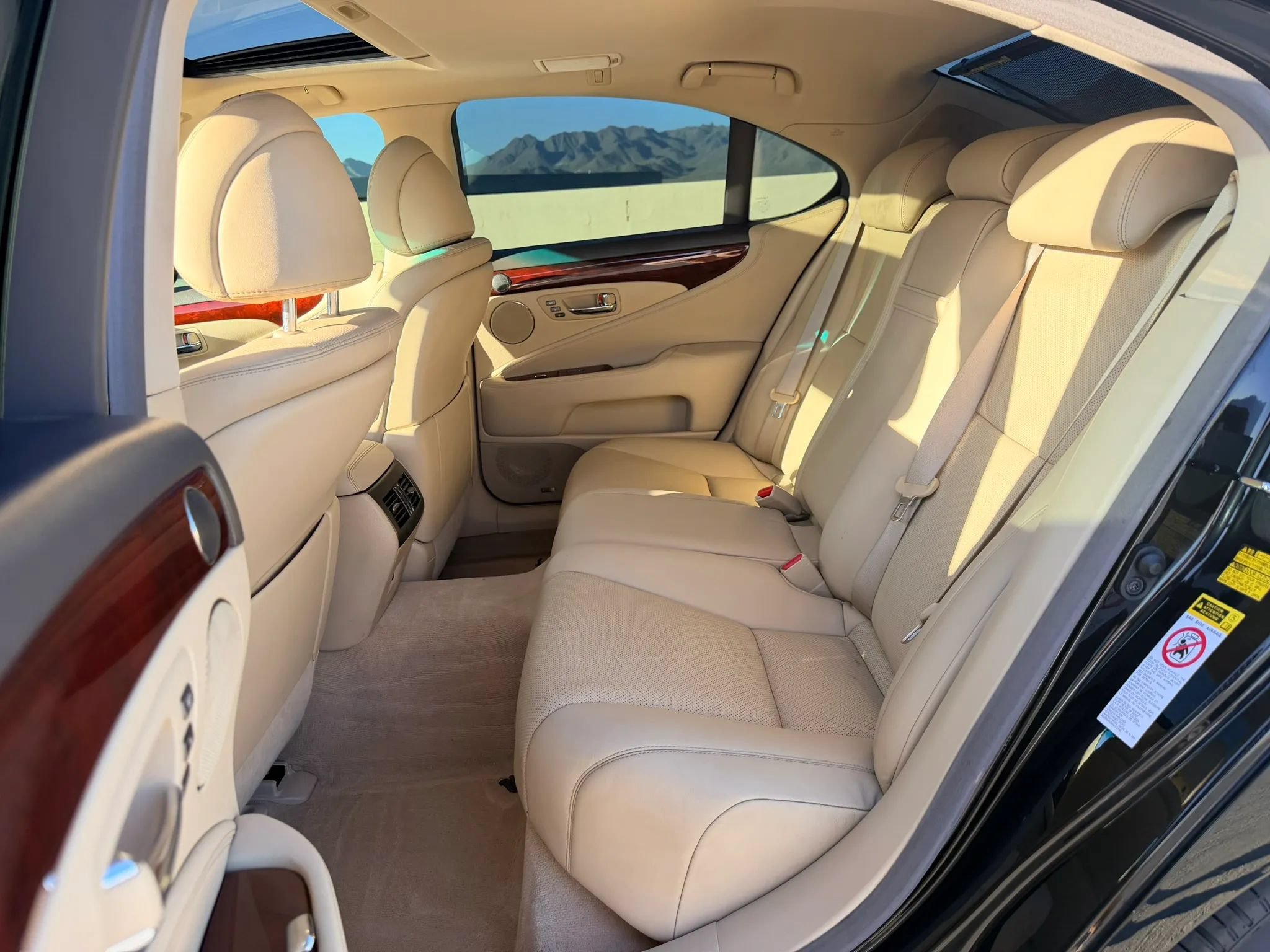 Used 2007 Lexus LS 460 RWD image 11