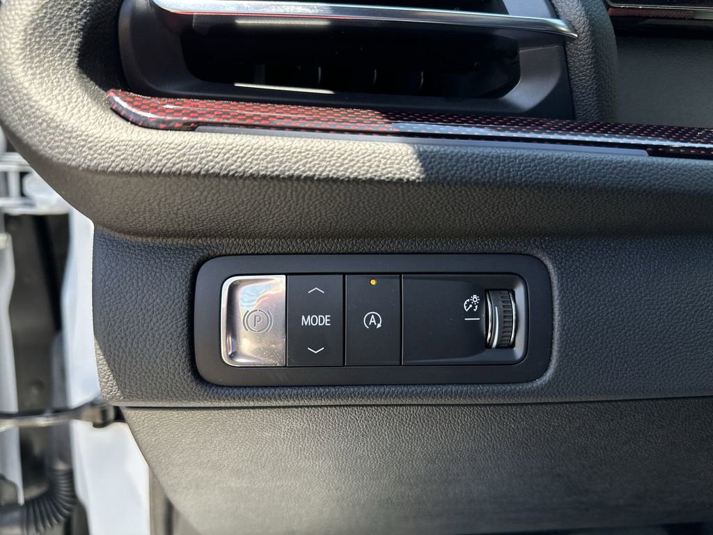 Used 2026 Chevrolet Traverse RS FWD image 29