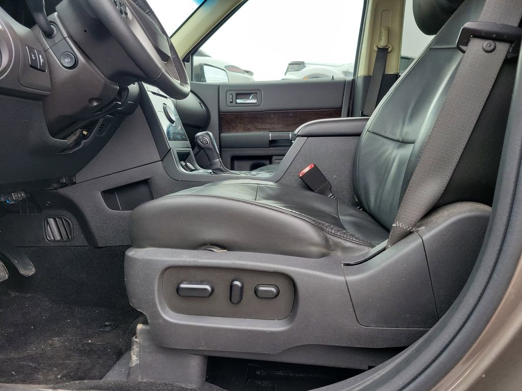 Used 2019 Ford Flex Limited image 17