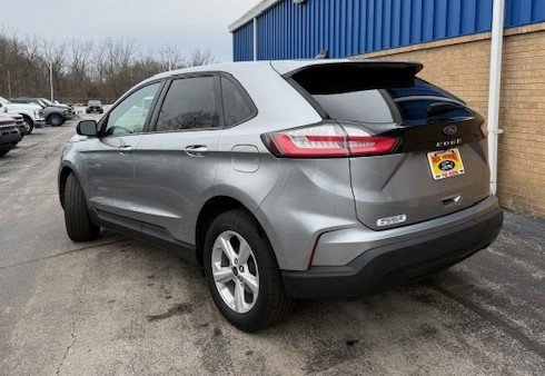 Used 2021 Ford Edge SE image 5