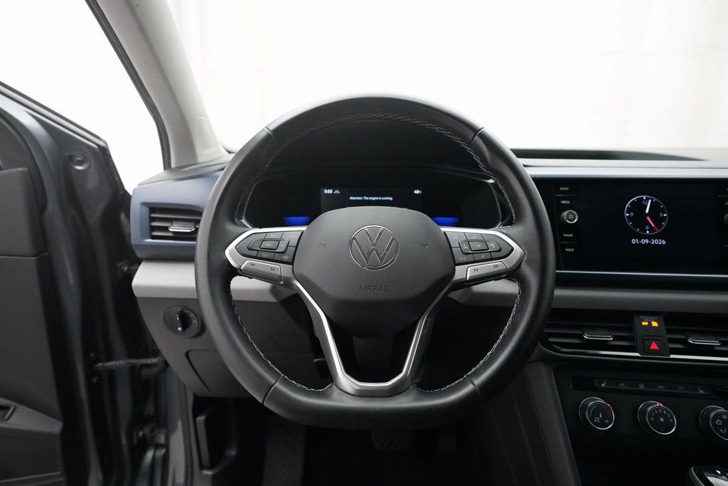 Used 2022 Volkswagen Taos SE image 4