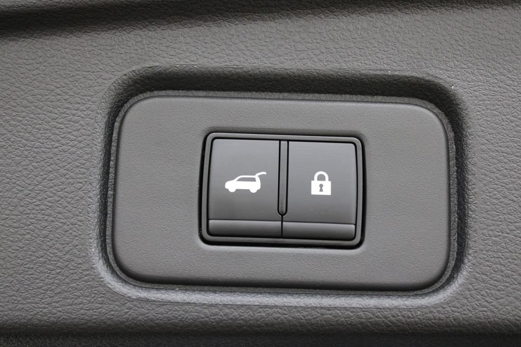 Used 2026 Nissan Pathfinder SV FWD image 29