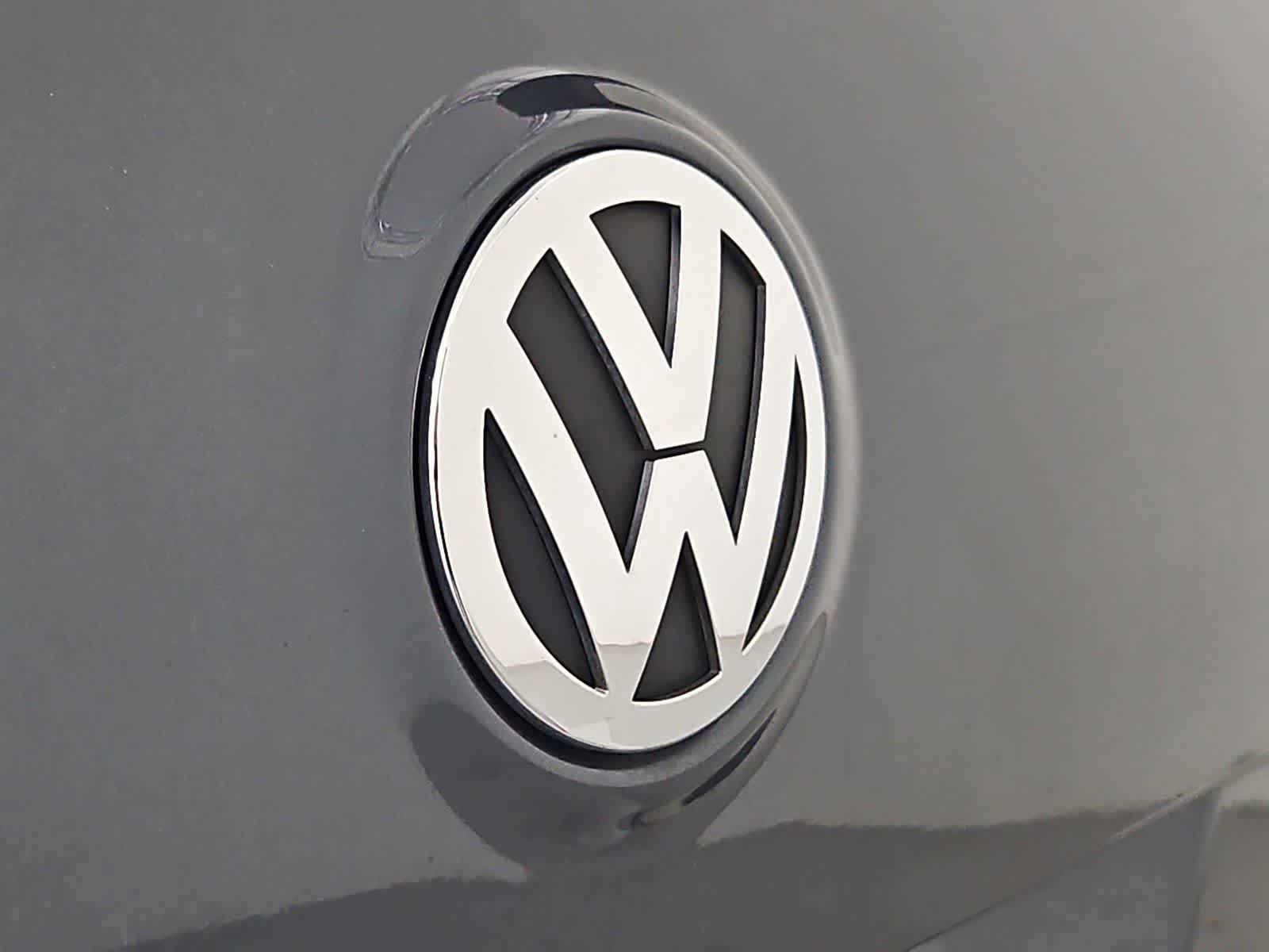 Used 2010 Volkswagen Passat Komfort FWD image 11